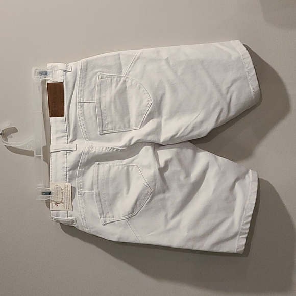 NWT Suko Jean shorts white lift and shape - Picture 4 of 5